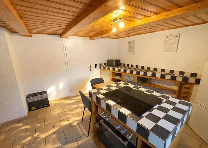 דירה Apartment-schiefe- Marie אוברלונגוויץ